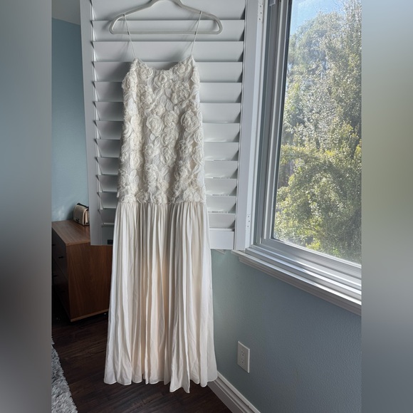 Alexis Floral White Lace Maxi Dress - Picture 6 of 13